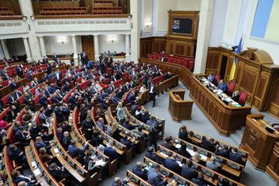Верховная Рада запретила деятельность пророссийских партий