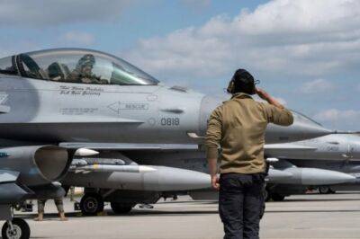 ВВС США перебрасывают шесть истребителей F-16 в Румынию