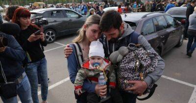 В Запорожье прибыли первые эвакуированные мариупольцы из "Азовстали" (ФОТО, ВИДЕО)
