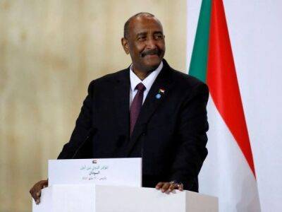 Военачальник Судана отменил чрезвычайное положение, продолжавшееся 7 месяцев