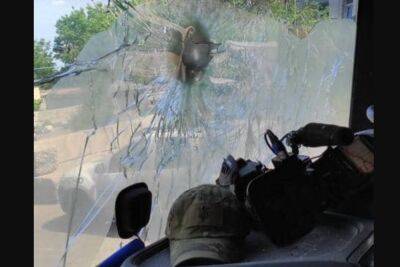 Евакуацію з Луганщини офіційно зупинено: броньоване авто потрапило під обстріл, загинув журналіст