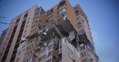 В Киеве начинают восстанавливать дома, поврежденные во время войны: сколько на это выделят