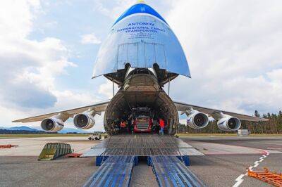 «Антонов» с помощью Ан-124-100 «Руслан» перевез 200 тонн компонентов электростанции из Словении в Африку, несмотря на войну