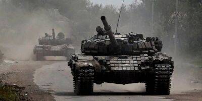 Российские оккупанты доставили в Запорожскую область более 50 устаревших моделей танков
