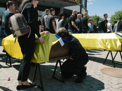 "Они навсегда вошли в историю Украины". В нескольких регионах простились с погибшими 22 мая бойцами КОРД. Фото, видео