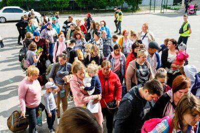 Масова евакуація на Харківщині: з окупованих територій вивезли близько 1,5 тисяч людей