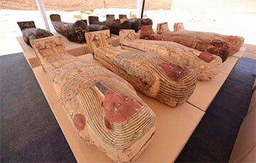 В Египте нашли отрывок из известной книги и крупнейший тайник с мумиями