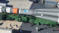 Отделится и сгорит: Россия запускает в космос ракету, часть которой назвали “Донбасс”