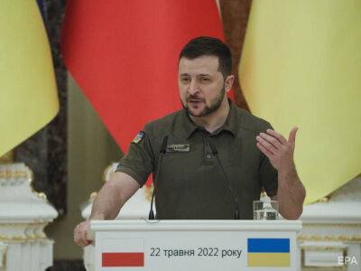 Зеленский заявил, что Украина действует "по многим векторам", чтобы получить статус кандидата на членство в ЕС