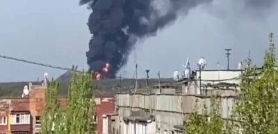 В окупованій Макіївці виникла сильна пожежа на нафтобазі: фото, відео