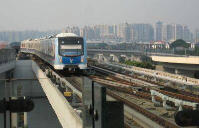 В Пекине приостановлена работа 64 станций метро из-за вспышки COVID-19