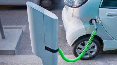 Городские власти обяжут строить зарядки для электромобилей