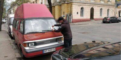 На улицы Одессы возвращаются инспекторы по парковке