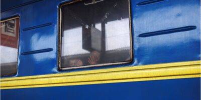 Массированные обстрелы Украины: почти 20 поездов задерживаются