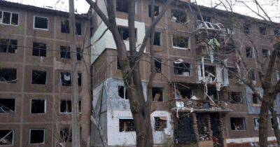 Краматорск попал под обстрел: повреждены жилые дома, ранены десятки человек (фото, видео)