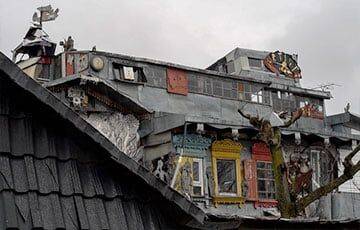 Белорус построил дом из мусора и показал, как он устроен