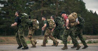 ФОТО. Бойцы НВС и союзники совершат 40-километровый марш-бросок в Адажи