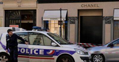 Прохожие сняли ограбление ювелирного бутика Chanel в центре Парижа (видео) - focus.ua - Украина - Франция - Париж - шт. Нью-Йорк