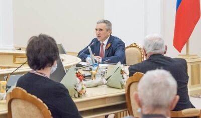 Перед 9 Мая глава Тюменской области встретился с руководителями Советов ветеранов