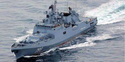 Возле острова Змеиный горит еще один русский военный корабль — СМИ