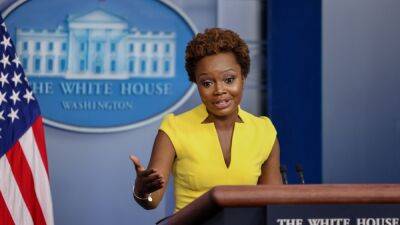 Новым пресс-секретарём Белого дома впервые стала темнокожая