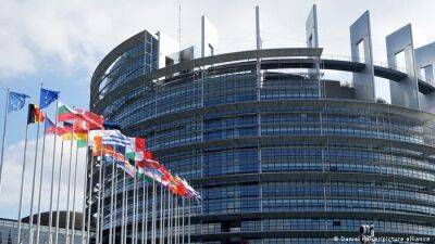 Европарламент выступил за новые санкции против РФ в сфере транспорта
