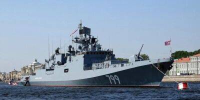 Утверждают — на видео Адмирал Макаров. Турецкие СМИ показали видео с горящим кораблем