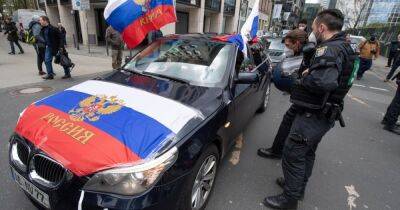 В Берлине запретят вывешивать возле мемориалов флаги России и Украины на 8 и 9 мая
