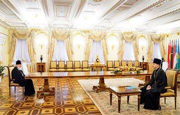 Патриарх РПЦ Кирилл насмешил Сеть гигантским столом для переговоров