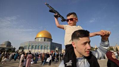 Палестинских детей учат ненавидеть и убивать евреев на европейские деньги
