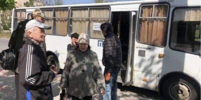 В Луганской области эвакуационное авто попало под вражеский обстрел — ОВА