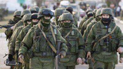 Военных рф снимают с боевых позиций для охраны «парада» в Мариуполе – разведка
