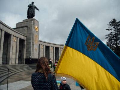 Андрей Мельник - Полиция Берлина разъяснила, что флаги Украины в Берлине разрешены везде, кроме мемориалов Второй мировой – посольство - gordonua.com - Россия - США - Украина - Англия - Германия - Берлин - Berlin