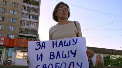 В Новосибирске депутата задержали на мероприятии ко Дню Победы