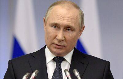 Владимир Путин поздравил лидеров стран СНГ с 77-й годовщиной Победы