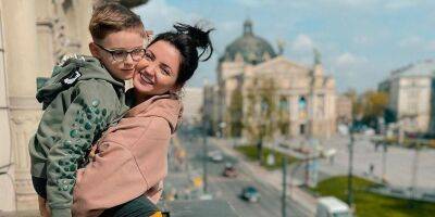 «Пример смелости, стойкости и настоящей силы». Украинские знаменитости поделились семейными снимками в День матери
