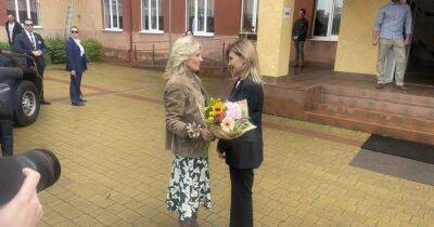 Супруга Байдена встретилась в Ужгороде с первой леди Украины