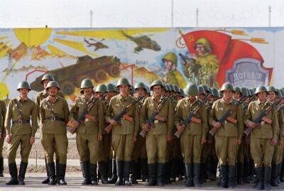 Юрий Романенко: Украине не нужна советская армия