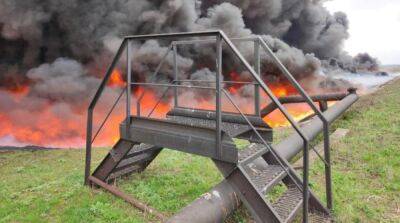 Пожар на Лисичанском НПЗ не могут погасить из-за обстрелов, есть угроза взрыва