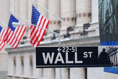 На 14.53 мск фьючерс на Dow Jones снижался до 32277 пункта, на NASDAQ - до 12374,25 пункта