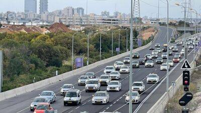 Минтранс Израиля снизит размер регистрационного сбора на машины