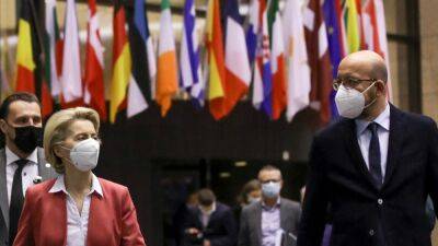Bloomberg: ЕС намерен ослабить шестой пакет санкций против России