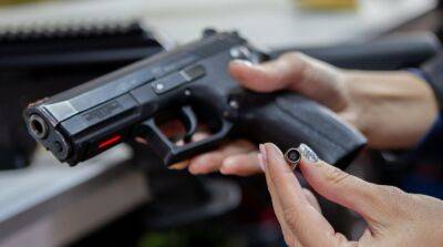 Опрос о свободном владении оружием: 59% пользователей «Дія» поддержали легализацию