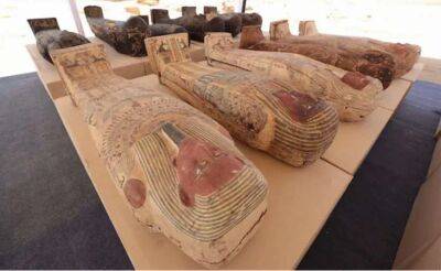 В Египте обнаружен большой клад древних статуй и саркофагов