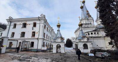 Под Донецком обстреляли Святогорскую Лавру, погибли трое монахов
