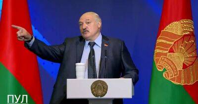 Это вы побежите с автоматом: Лукашенко пригрозил чиновникам "украинским сценарием" (видео)