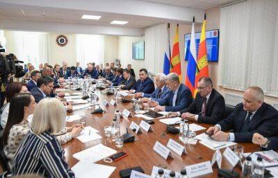 В Твери Игорь Руденя и депутаты Госдумы обсудили развитие транспортного машиностроения
