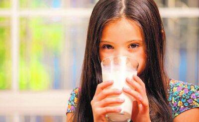 Как в США борются за возвращение цельного молока в школы и программы питания