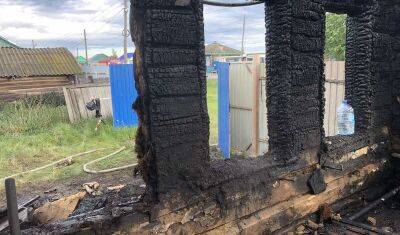 В тюменском селе сгорел жилой дом. Погибли люди