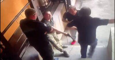 Пьяный сотрудник Генштаба ВСУ устроил стрельбу на территории ЖК в Киеве (видео)